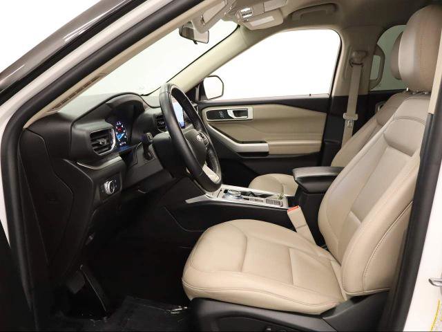 Certified 2022 Ford Explorer XLT w/ Equipment Group 202A image 32