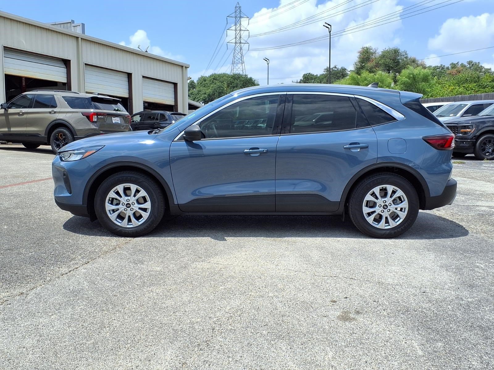 Certified 2024 Ford Escape Active w/ Tech Pack #1 FWD image 9