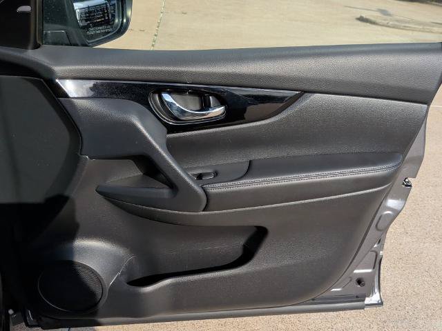 Used 2021 Nissan Rogue Sport SL FWD image 19
