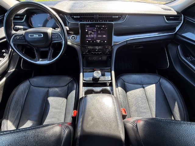 Used 2022 Jeep Grand Cherokee L Laredo w/ Luxury Tech Group I AWD/4WD image 25