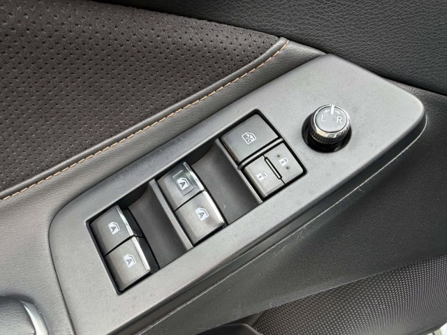 Used 2019 Toyota Avalon XSE w/ All Weather Liner Package FWD image 16