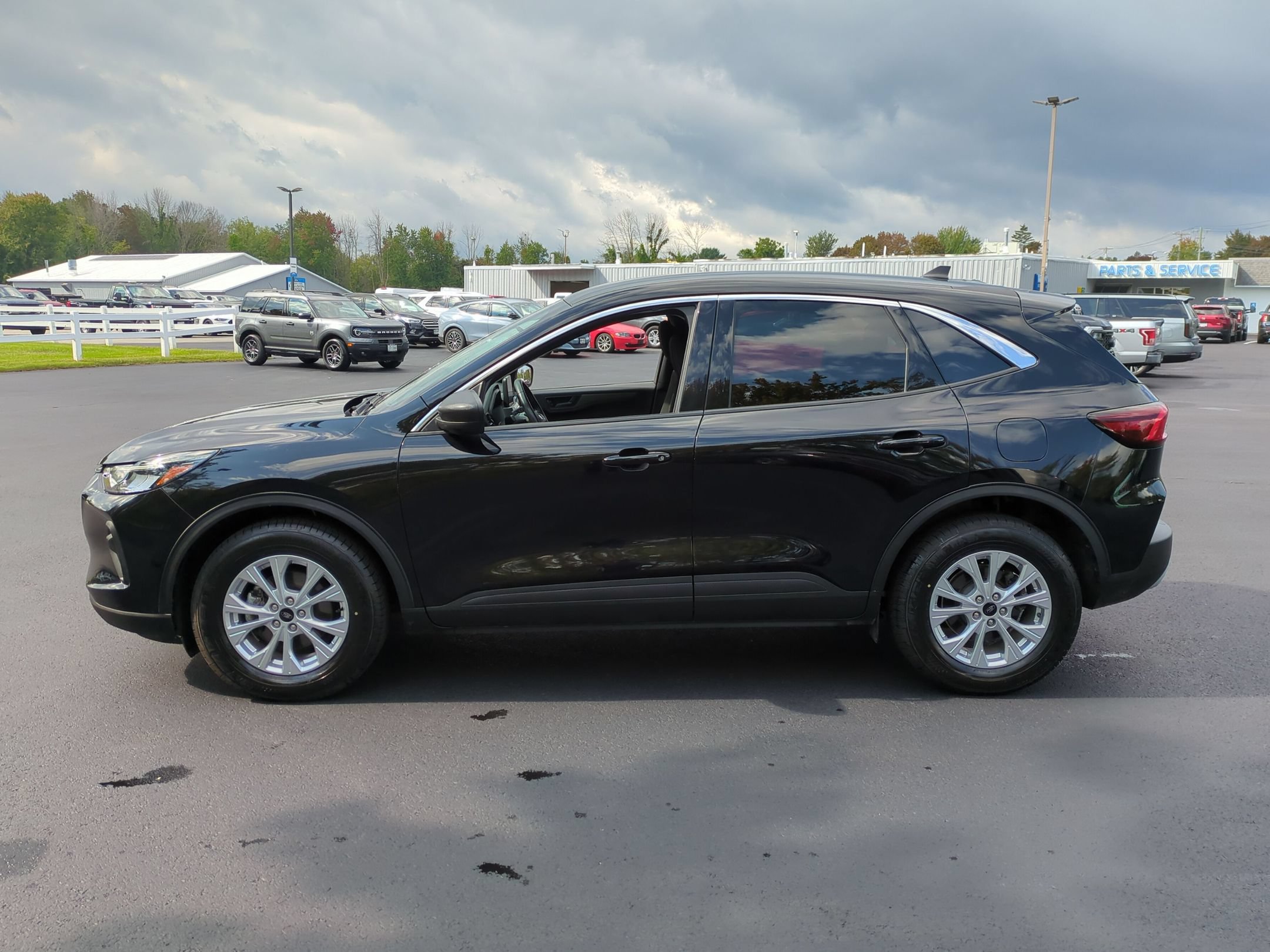 Certified 2023 Ford Escape Active AWD/4WD image 6