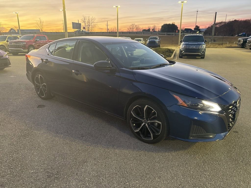 Used 2024 Nissan Altima 2.5 SR image 7