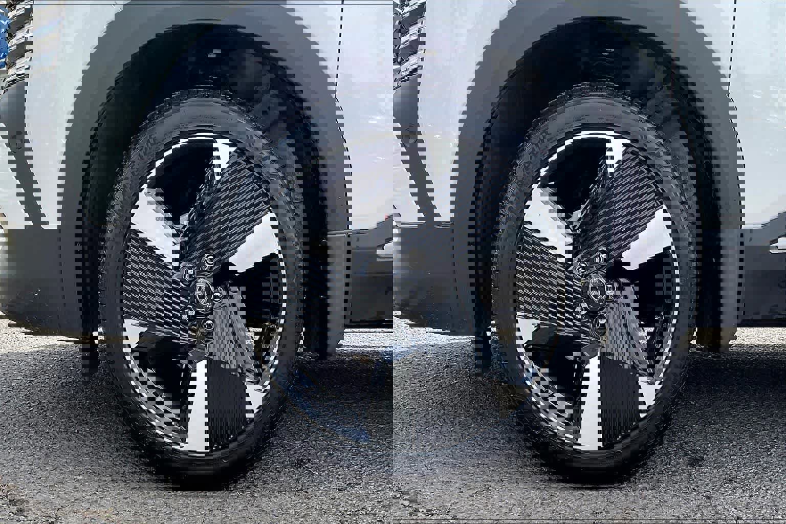 Used 2025 Nissan Kicks SR image 10