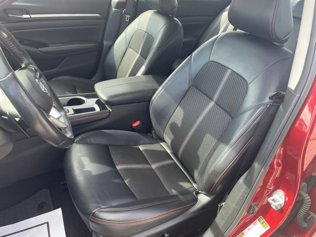 Used 2024 Nissan Altima 2.5 SR FWD image 18