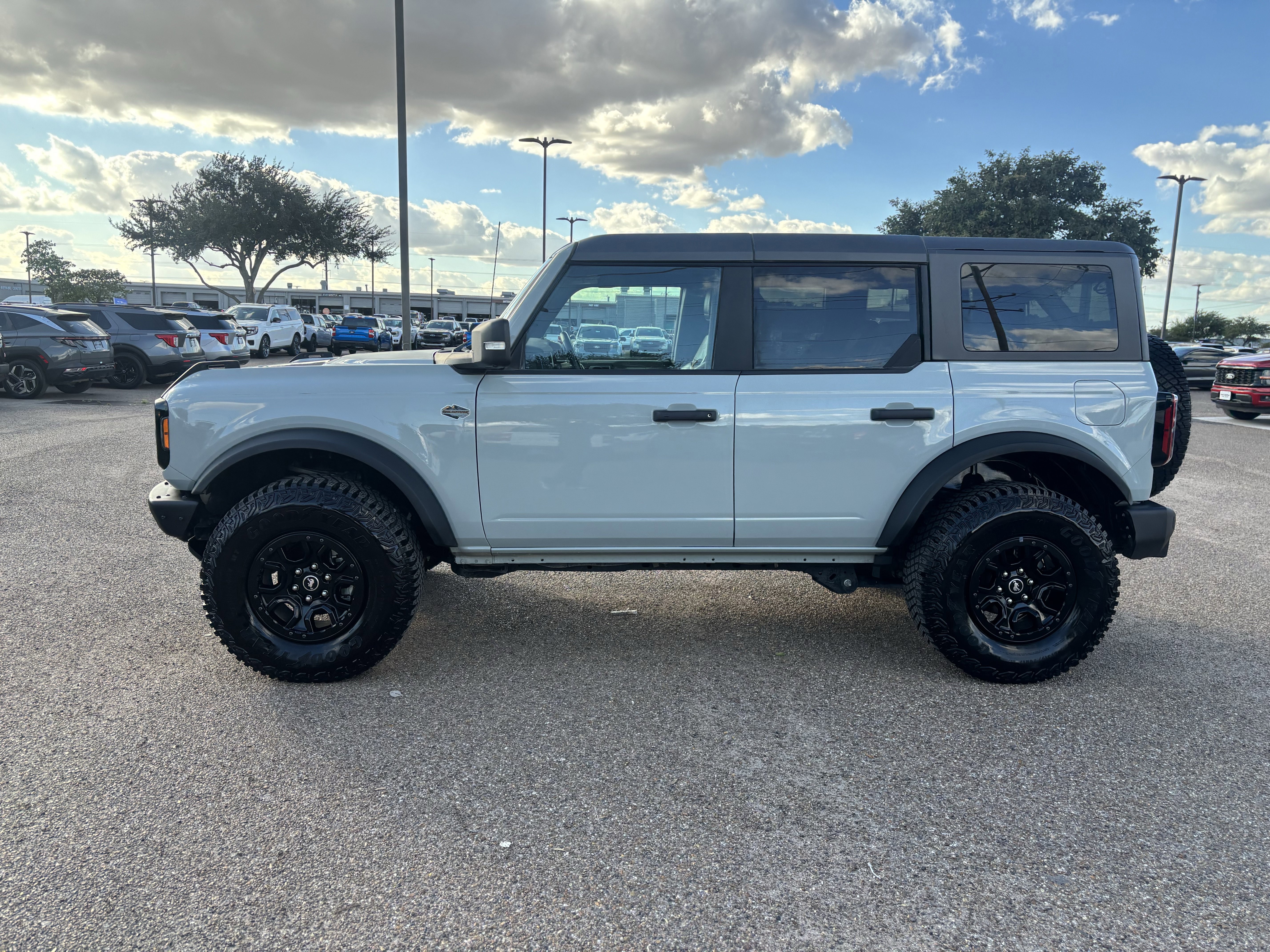 Certified 2024 Ford Bronco Wildtrak image 3