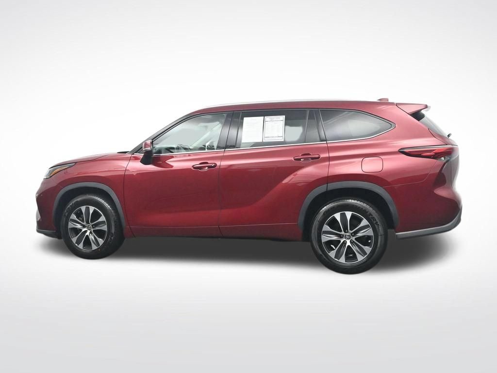 Used 2021 Toyota Highlander XLE FWD image 10