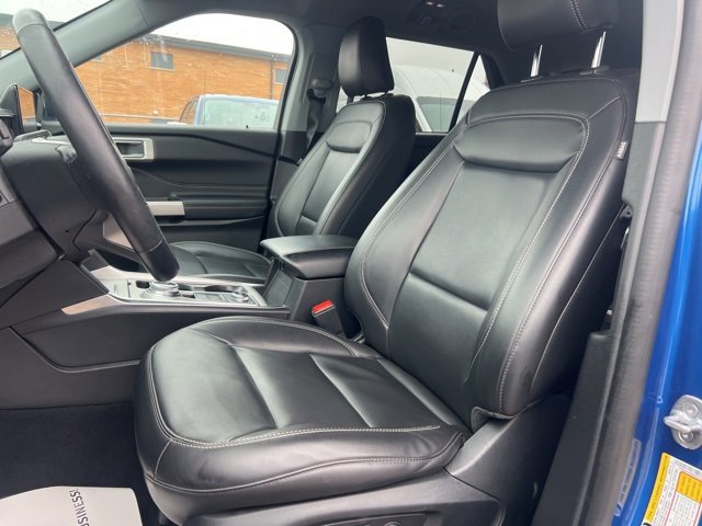 Certified 2022 Ford Explorer XLT w/ Equipment Group 202A image 19