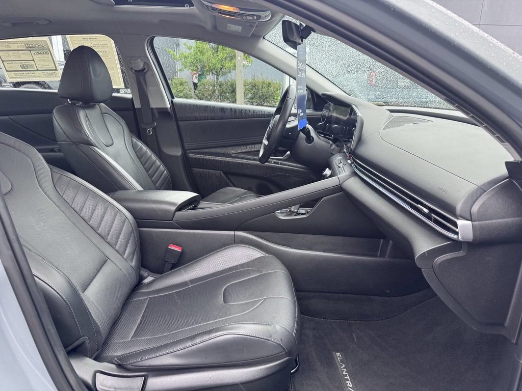 Used 2023 Hyundai Elantra Limited w/ Cargo Package FWD image 23