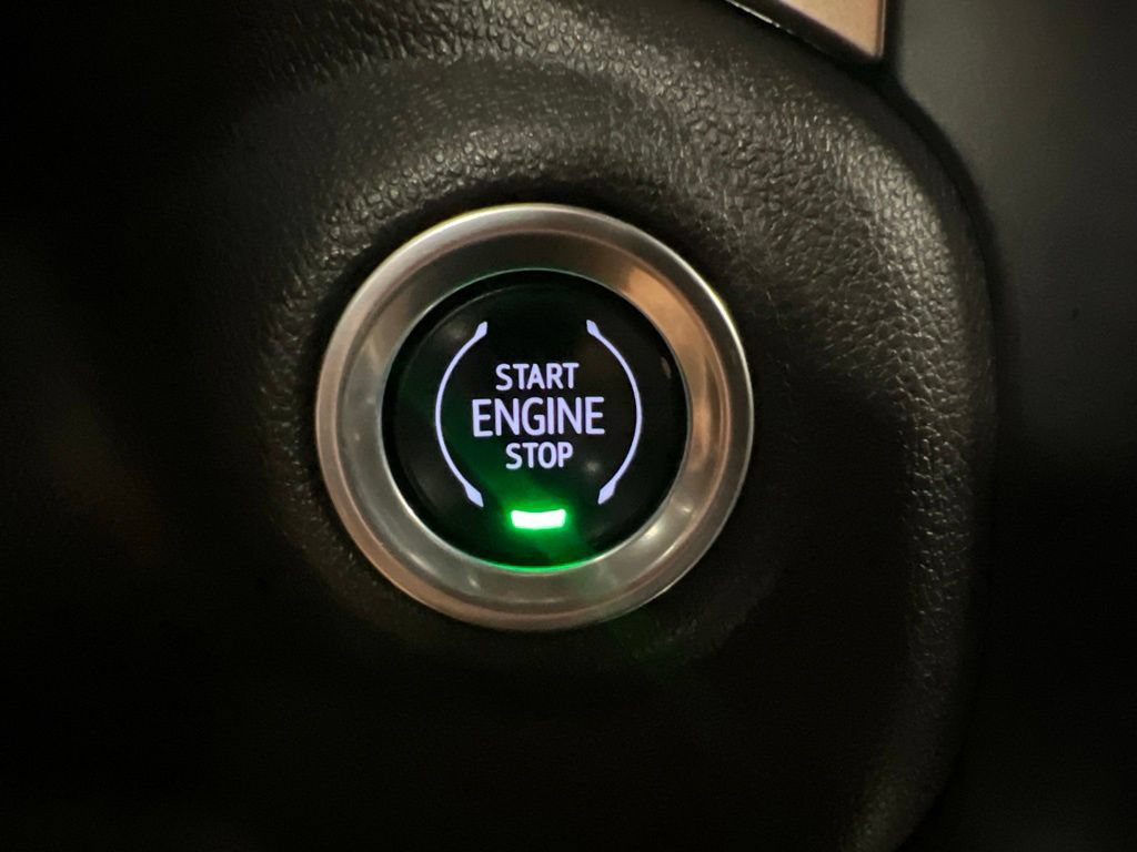 Used 2019 Chevrolet Silverado 1500 High Country w/ Technology Package AWD/4WD image 21