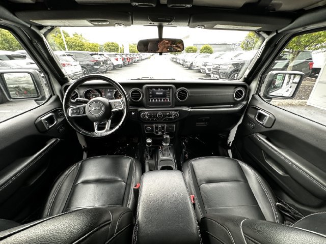 Used 2020 Jeep Wrangler Unlimited Sahara w/ Dual Top Group AWD/4WD image 16