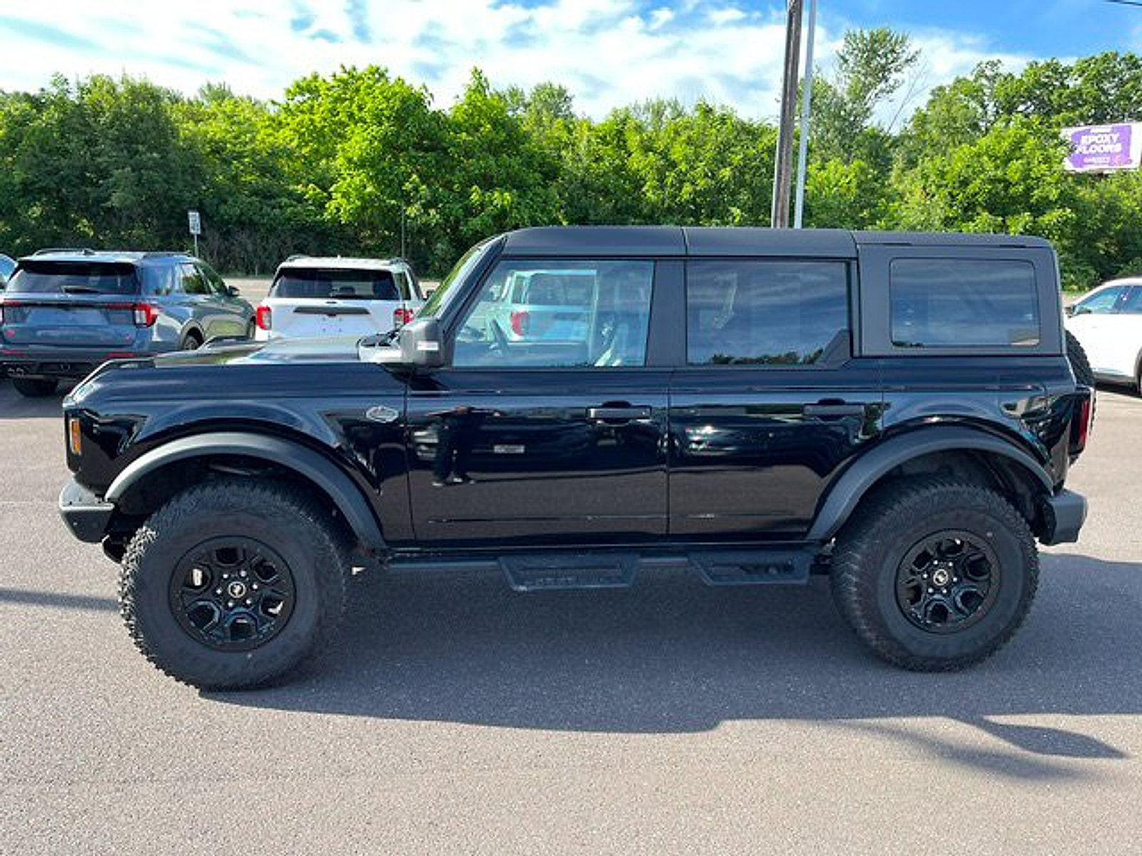 Certified 2024 Ford Bronco Wildtrak AWD/4WD image 5