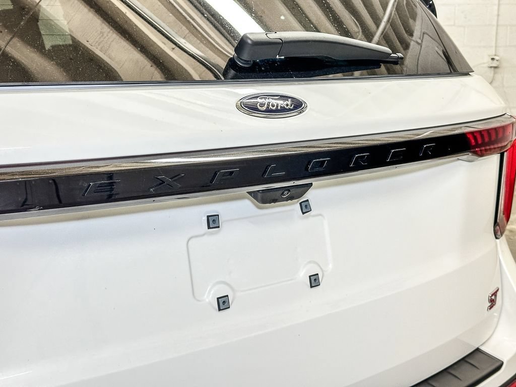 Certified 2025 Ford Explorer ST AWD/4WD image 16