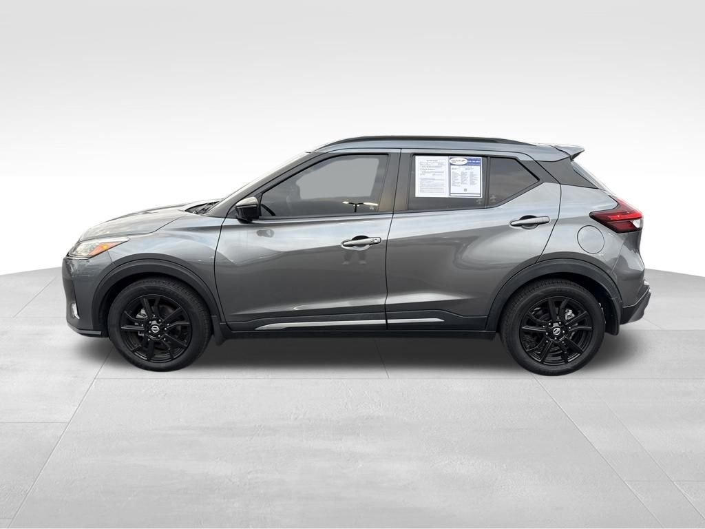 Used 2021 Nissan Kicks SR image 2