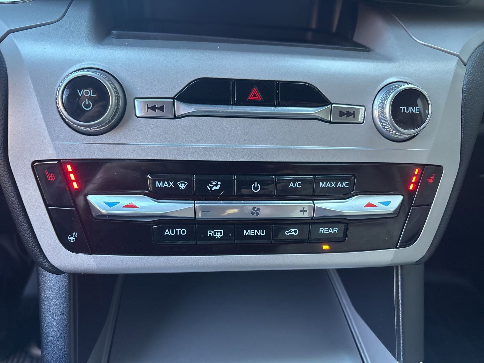 Certified 2023 Ford Explorer XLT w/ Equipment Group 202A image 25