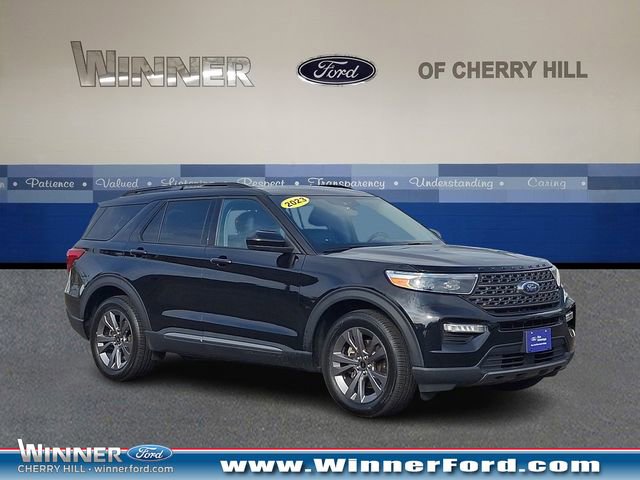 Certified 2023 Ford Explorer XLT w/ Equipment Group 202A AWD/4WD image 1