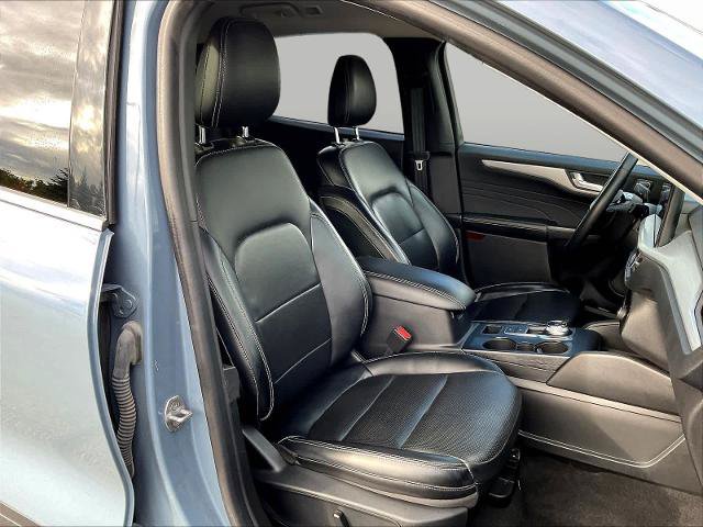 Certified 2024 Ford Escape Platinum AWD/4WD image 30