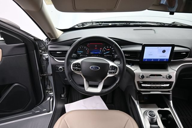 Certified 2022 Ford Explorer XLT w/ Equipment Group 202A AWD/4WD image 23