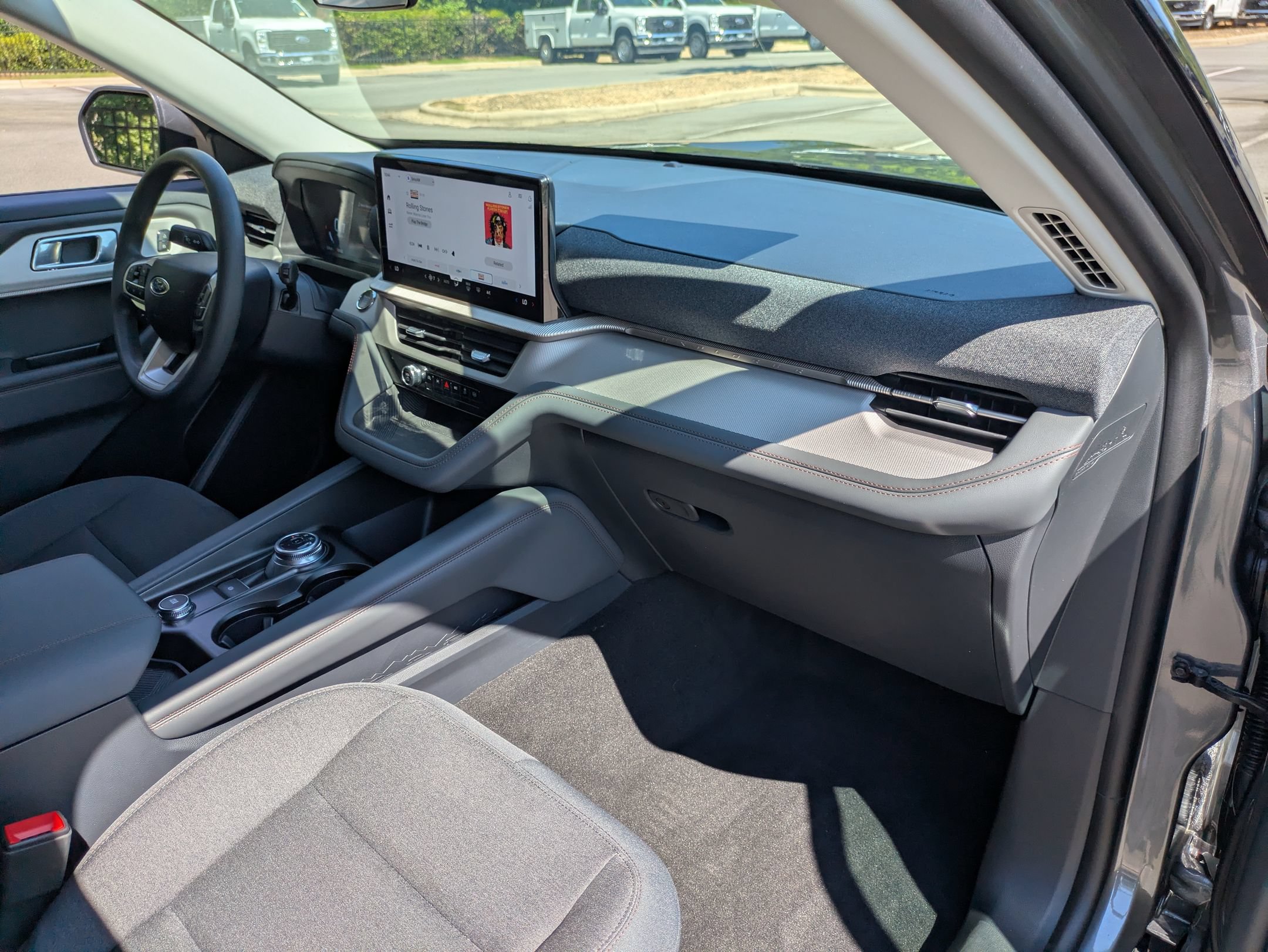 Certified 2026 Ford Explorer Active RWD image 37