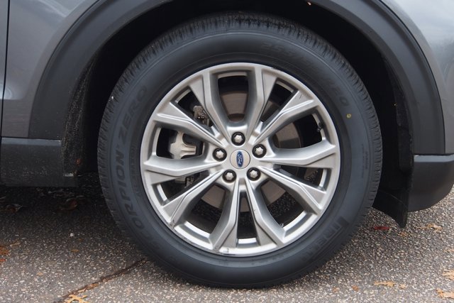 Certified 2022 Ford Explorer XLT w/ Equipment Group 202A image 9