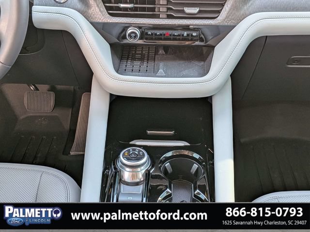 Certified 2025 Ford Explorer Platinum w/ Ultimate Package AWD/4WD image 18