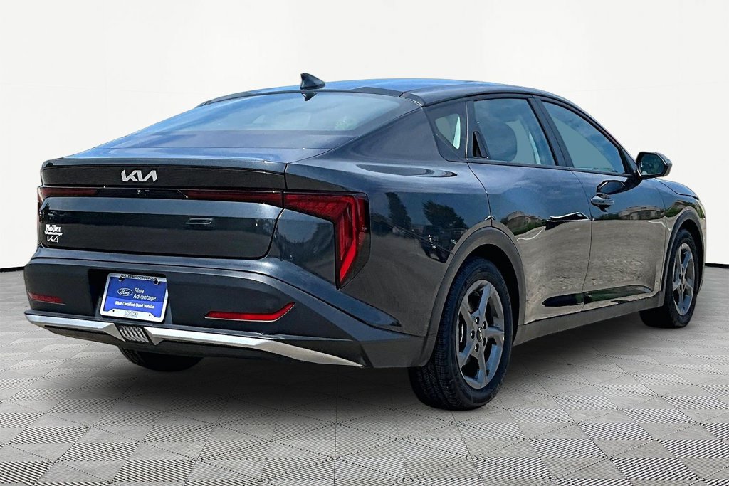 Used 2025 Kia K4 FWD image 2
