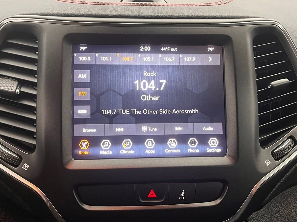 Used 2022 Jeep Cherokee Trailhawk w/ Premium Leather Package image 11