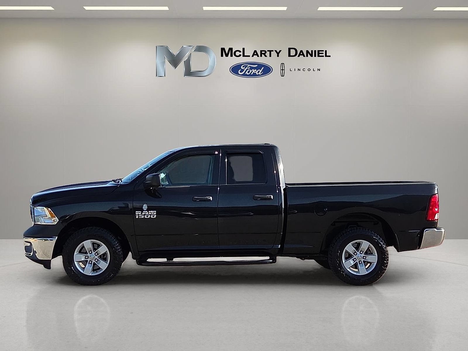 Used 2018 RAM 1500 Tradesman w/ Popular Equipment Group AWD/4WD image 3