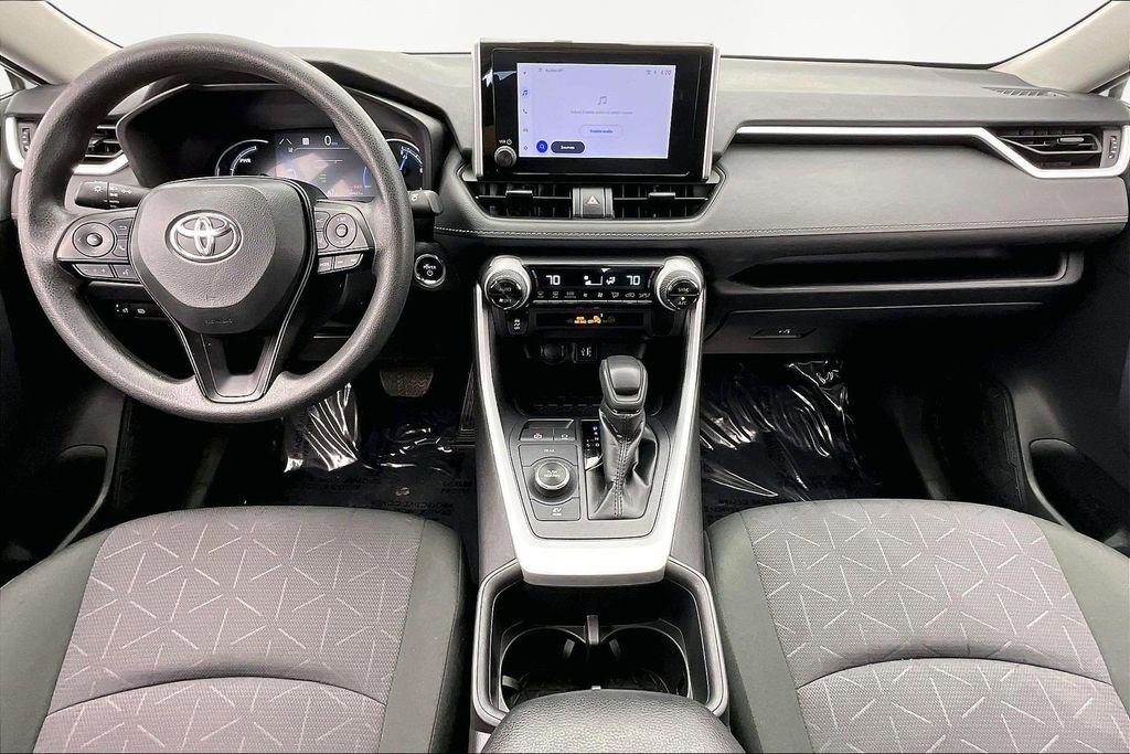 Used 2025 Toyota RAV4 XLE AWD/4WD image 16