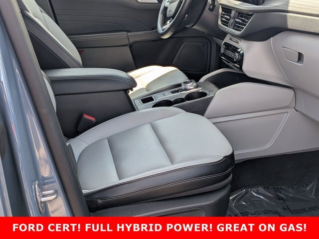 Certified 2024 Ford Escape Platinum AWD/4WD image 28