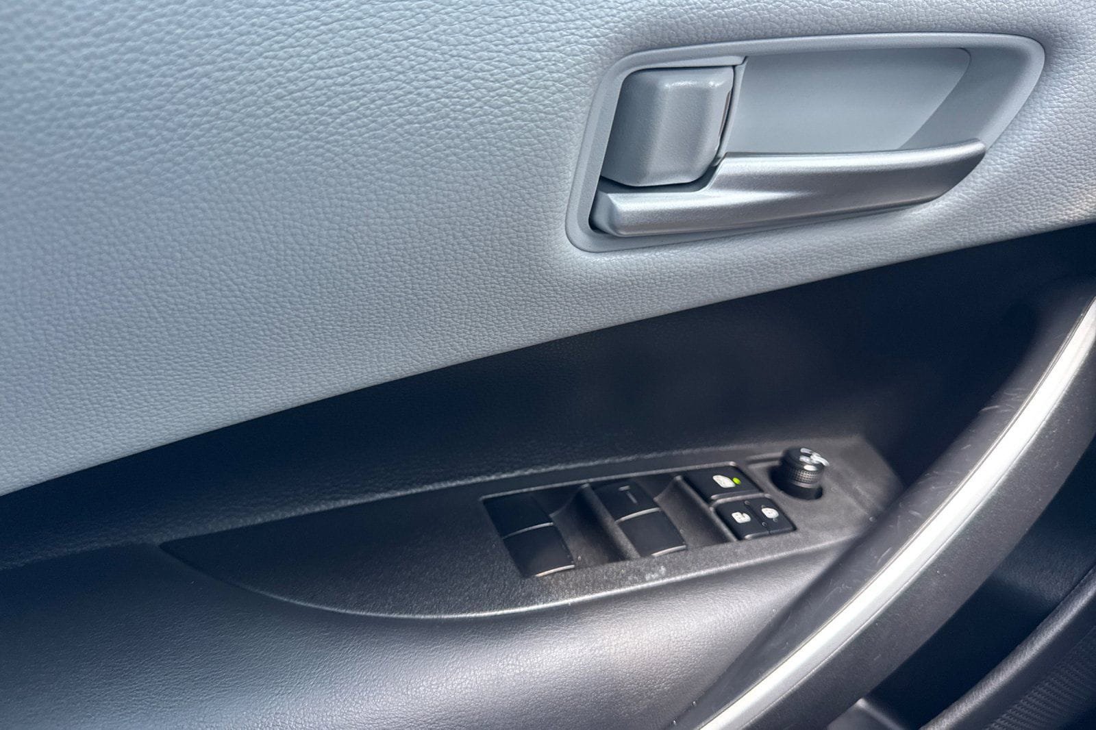 Used 2022 Toyota Corolla SE w/ Carpet Mat Package (TMS) FWD image 13