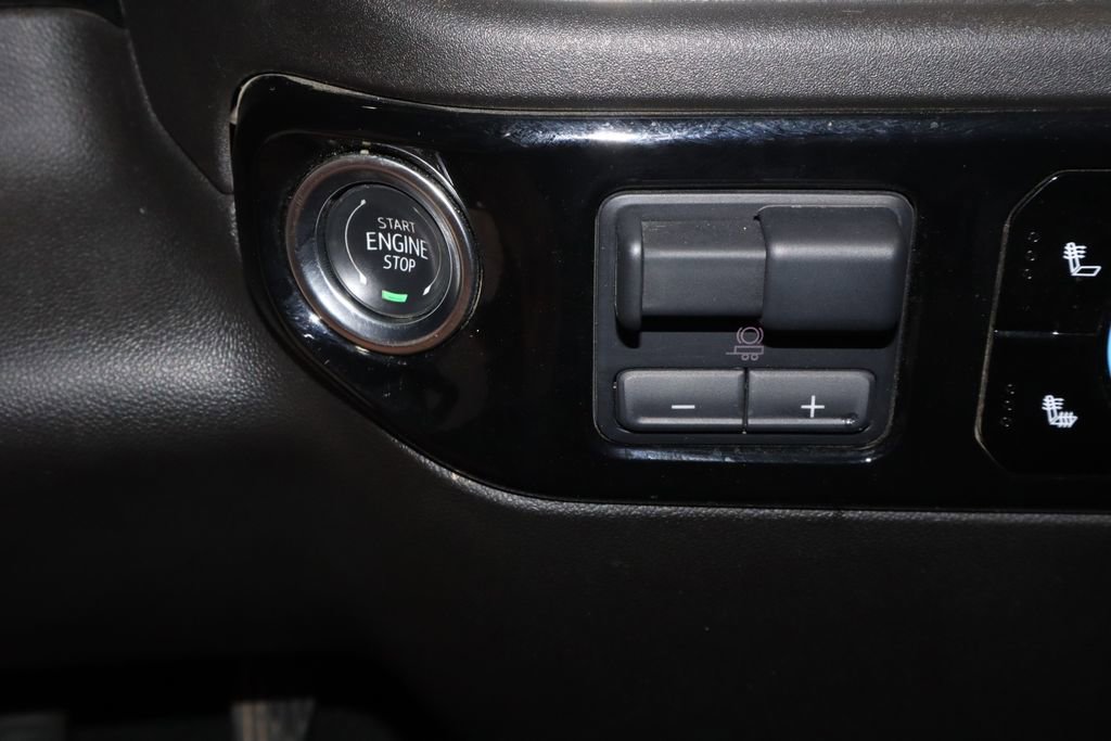 Used 2025 Chevrolet Silverado 3500 LT w/ Convenience Package AWD/4WD image 33