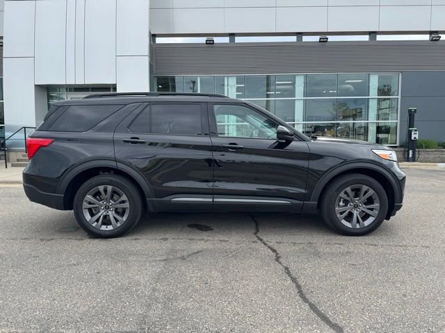 Certified 2023 Ford Explorer XLT w/ Equipment Group 202A AWD/4WD image 35