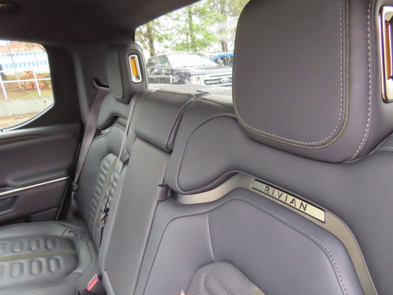 Used 2025 Rivian R1T Adventure image 33