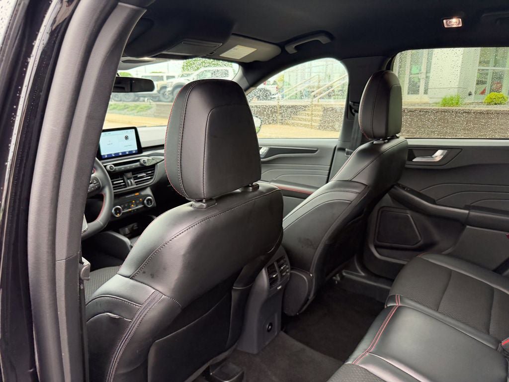 Certified 2025 Ford Escape ST-Line AWD/4WD image 13