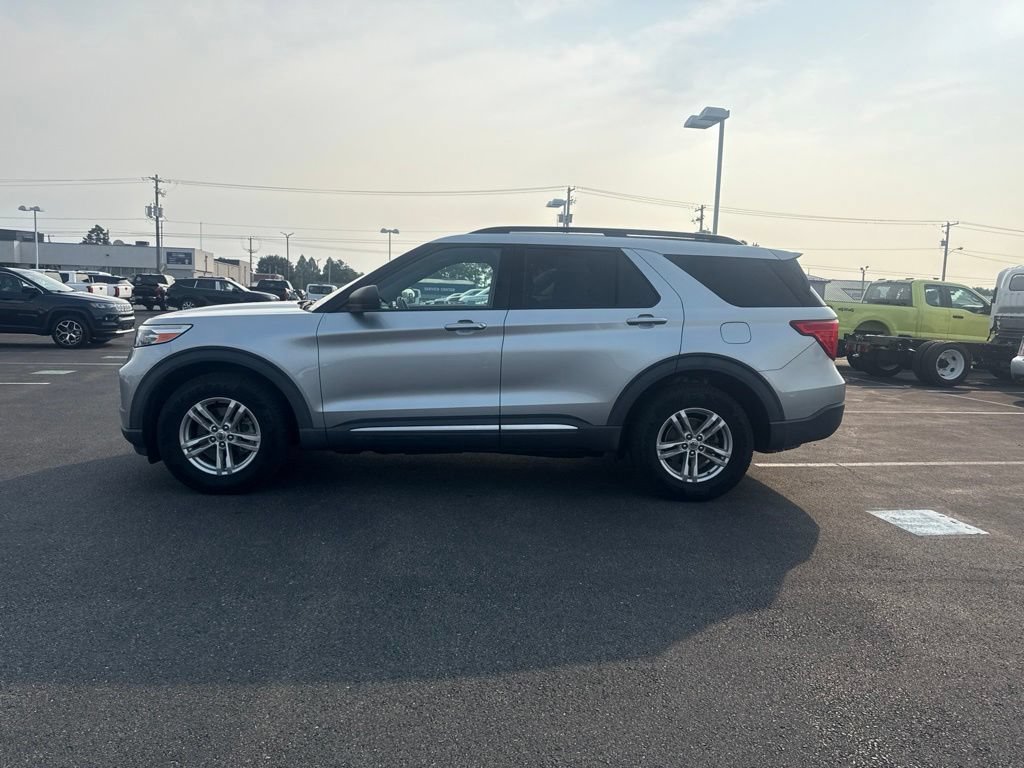 Certified 2020 Ford Explorer XLT AWD/4WD image 3