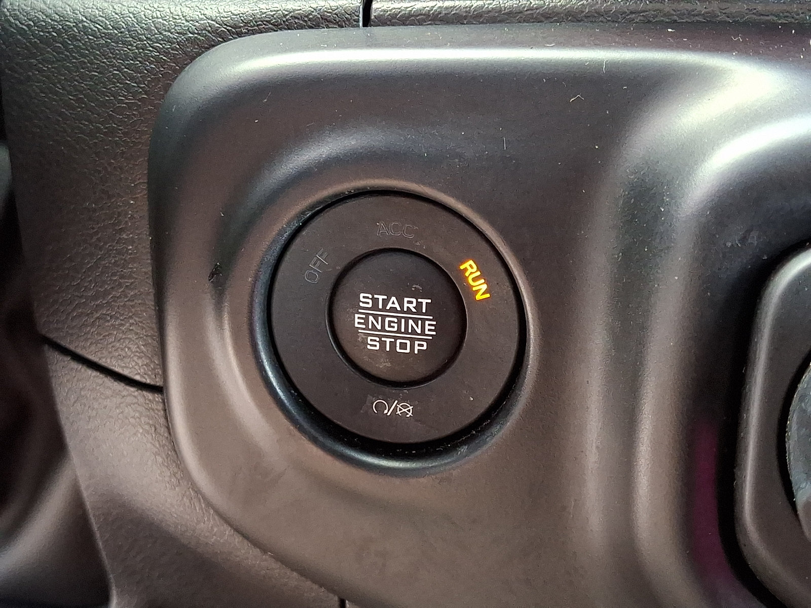 Used 2022 Jeep Wrangler Unlimited Rubicon w/ Cold Weather Group AWD/4WD image 26