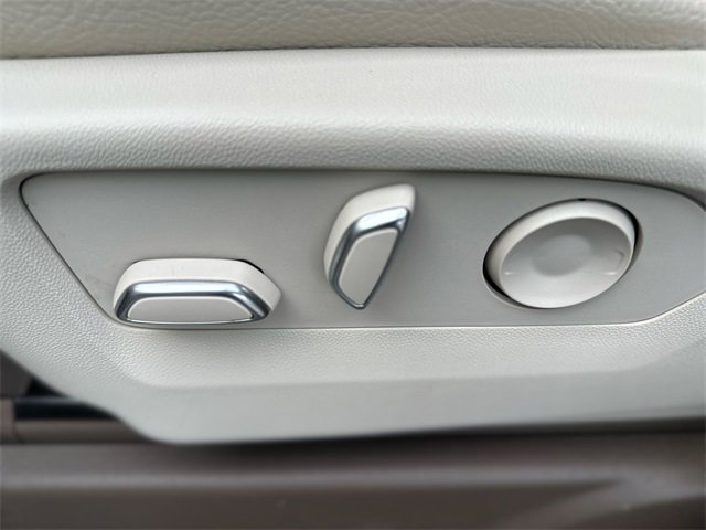 Used 2023 GMC Yukon Denali w/ Denali Reserve Package image 13