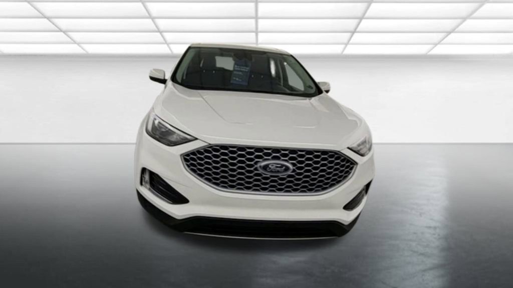 Certified 2023 Ford Edge SEL w/ Convenience Package image 2