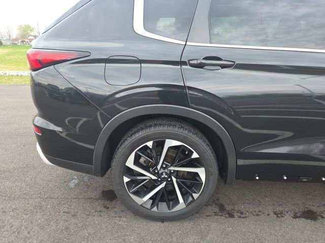 Used 2022 Mitsubishi Outlander SE AWD/4WD image 10