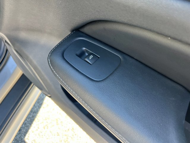 Used 2021 Volvo V60 T5 Cross Country image 34