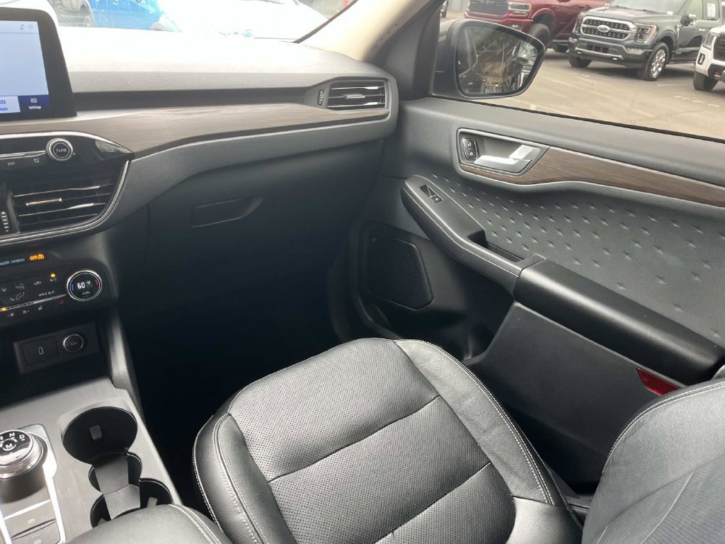 Certified 2020 Ford Escape Titanium AWD/4WD image 15