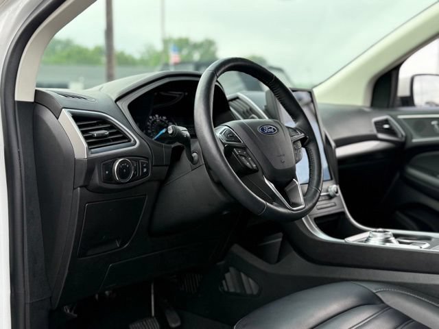 Certified 2024 Ford Edge SEL w/ Convenience Package AWD/4WD image 12
