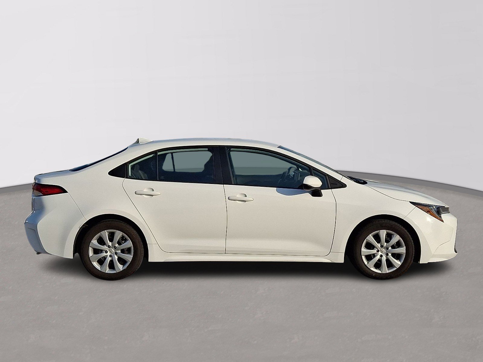 Used 2022 Toyota Corolla LE FWD image 7