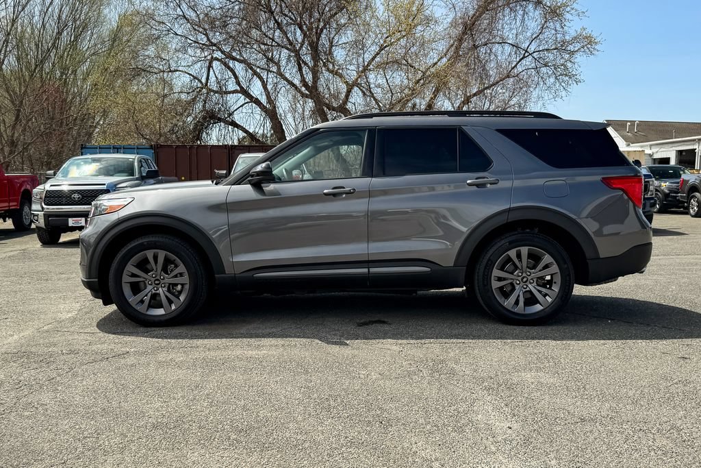 Certified 2022 Ford Explorer XLT w/ Equipment Group 202A AWD/4WD image 6