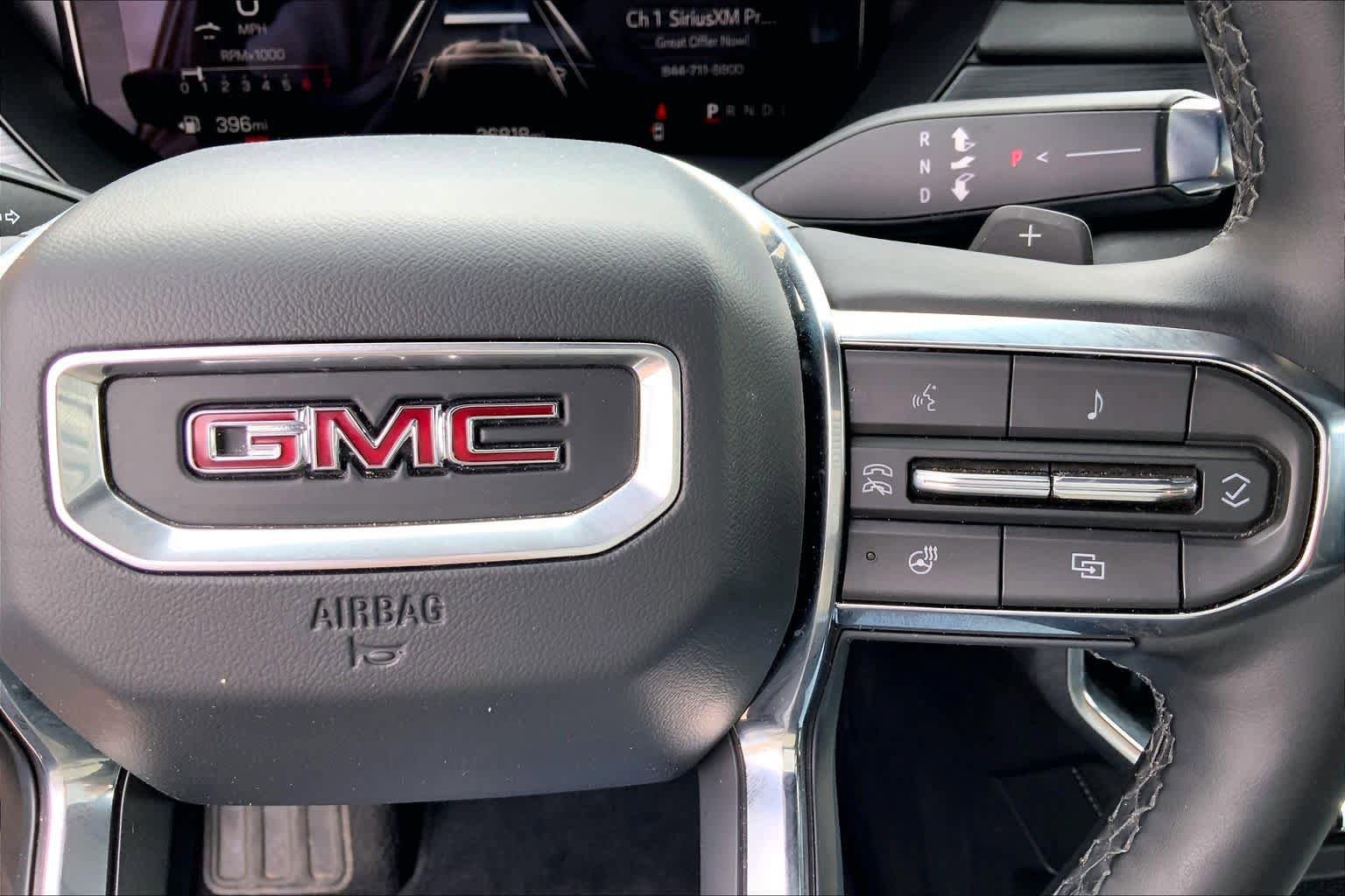 Used 2025 GMC Acadia Elevation FWD image 25
