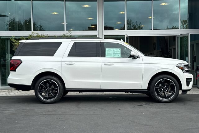 Certified 2023 Ford Expedition Max Limited AWD/4WD image 3