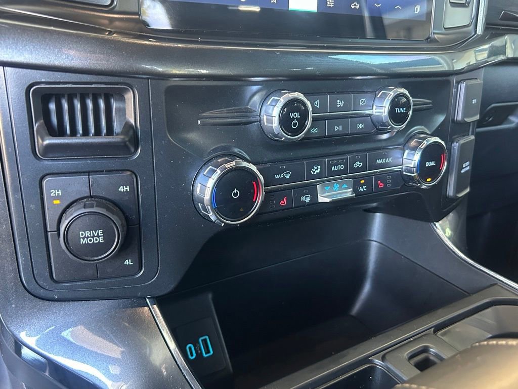 Certified 2022 Ford F150 XLT w/ Equipment Group 302A High image 40