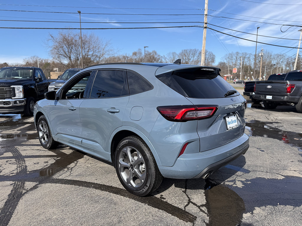 Certified 2024 Ford Escape ST-Line w/ Tech Pack #1 AWD/4WD image 5