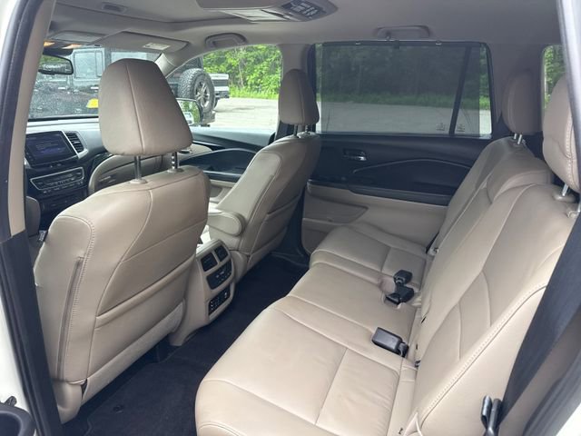 Used 2018 Honda Pilot Touring image 10